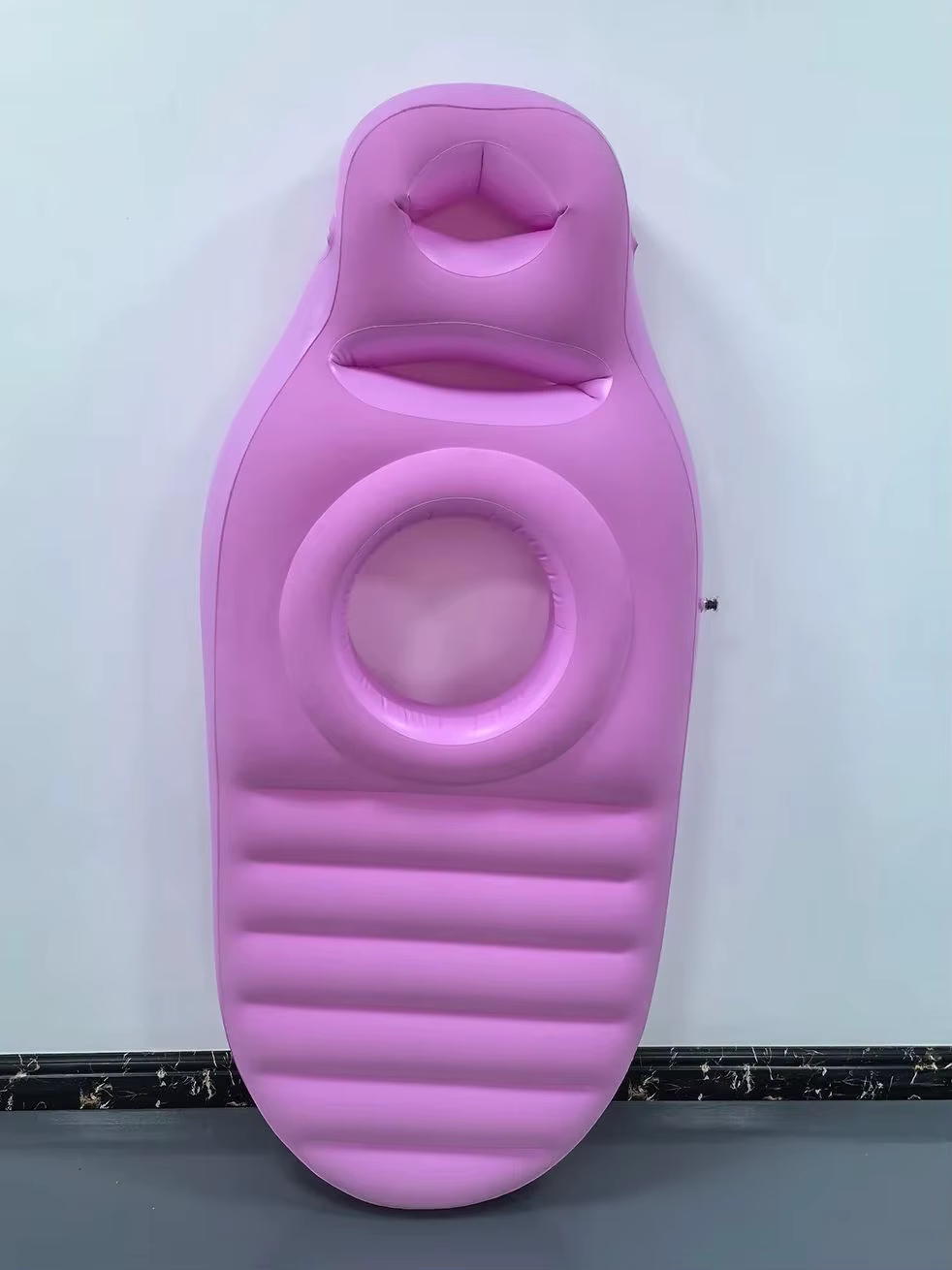 Oreiller de grossesse gonflable avec trous pour l'abdomen et la tête - Matelas pneumatique de matern