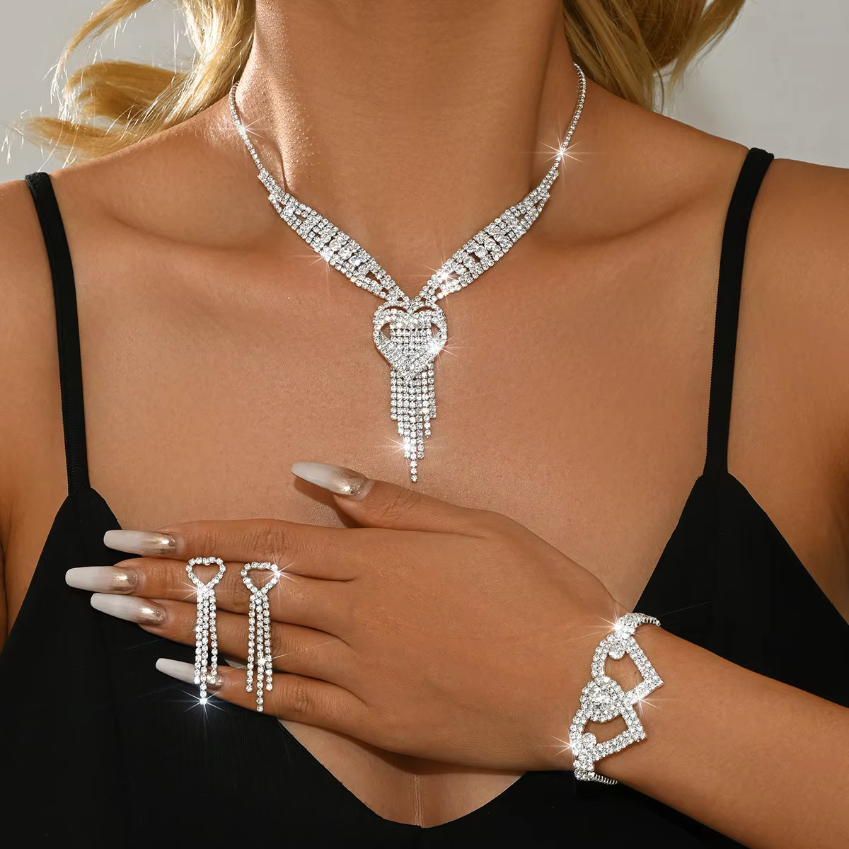 Nouvel ensemble d'accessoires de mariée : collier à franges en forme de cœur à trois couches, boucle