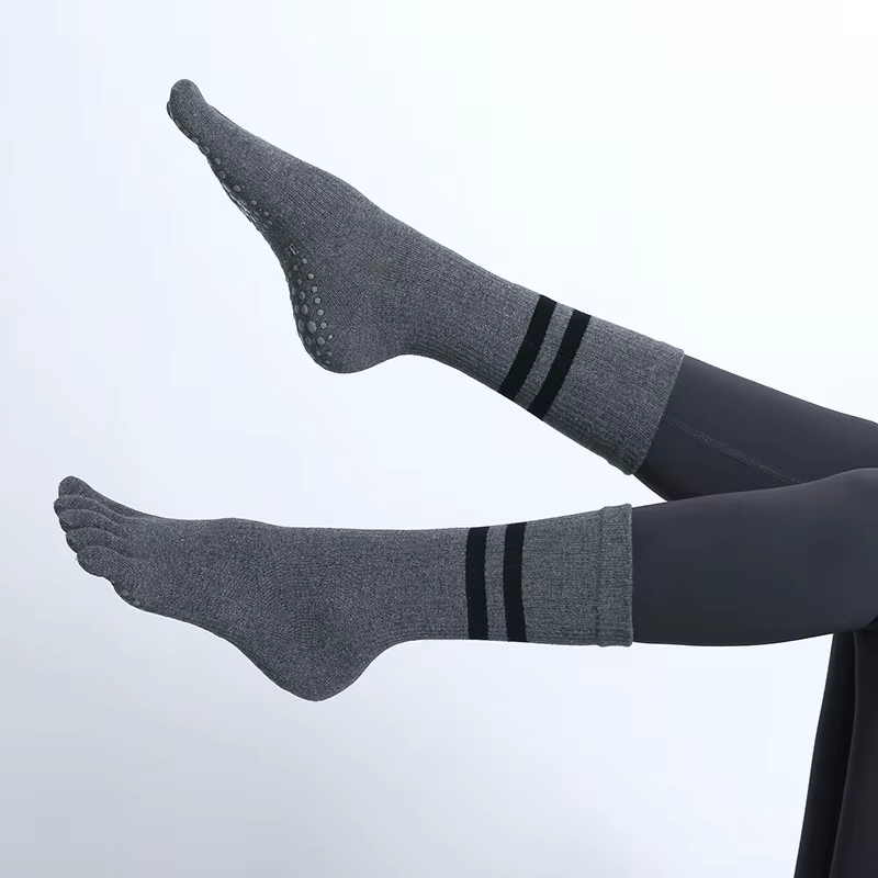 Chaussettes de Pilates antidérapantes à cinq orteils pour femmes, chaussettes de Yoga respirantes en