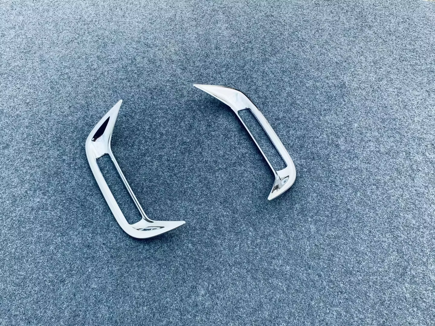 Couvercle de phare antibrouillard arrière en ABS, garnitures de cadre de phare antibrouillard arrière, accessoires de style de voiture pour Toyota Yadditif Cross, 2020, 2021, 2022, 2023, 2024