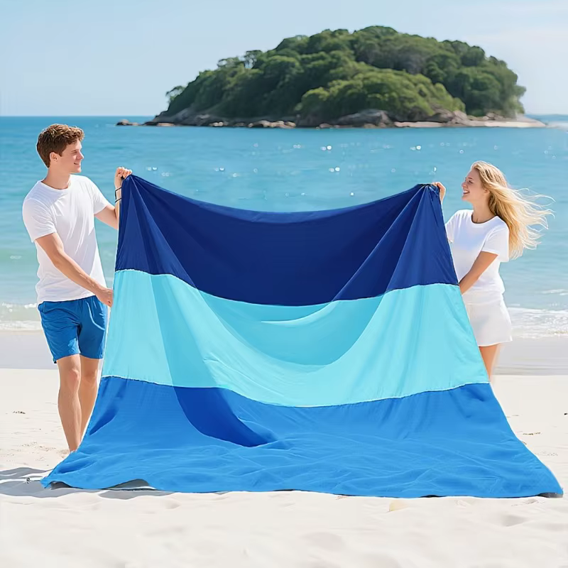Tapis de plage extra-large léger et anti-sable pour 4 à 7 personnes, idéal pour les sorties à la plage, le camping et la randonnée