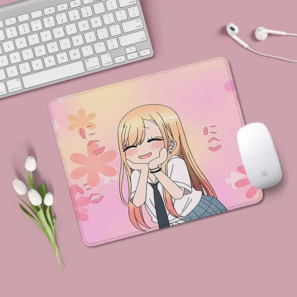 Petit tapis de souris Anime mignon pour ordinateur, Kitagawa Marin, accessoires de bureau, tapis de bureau, tapis de jeu