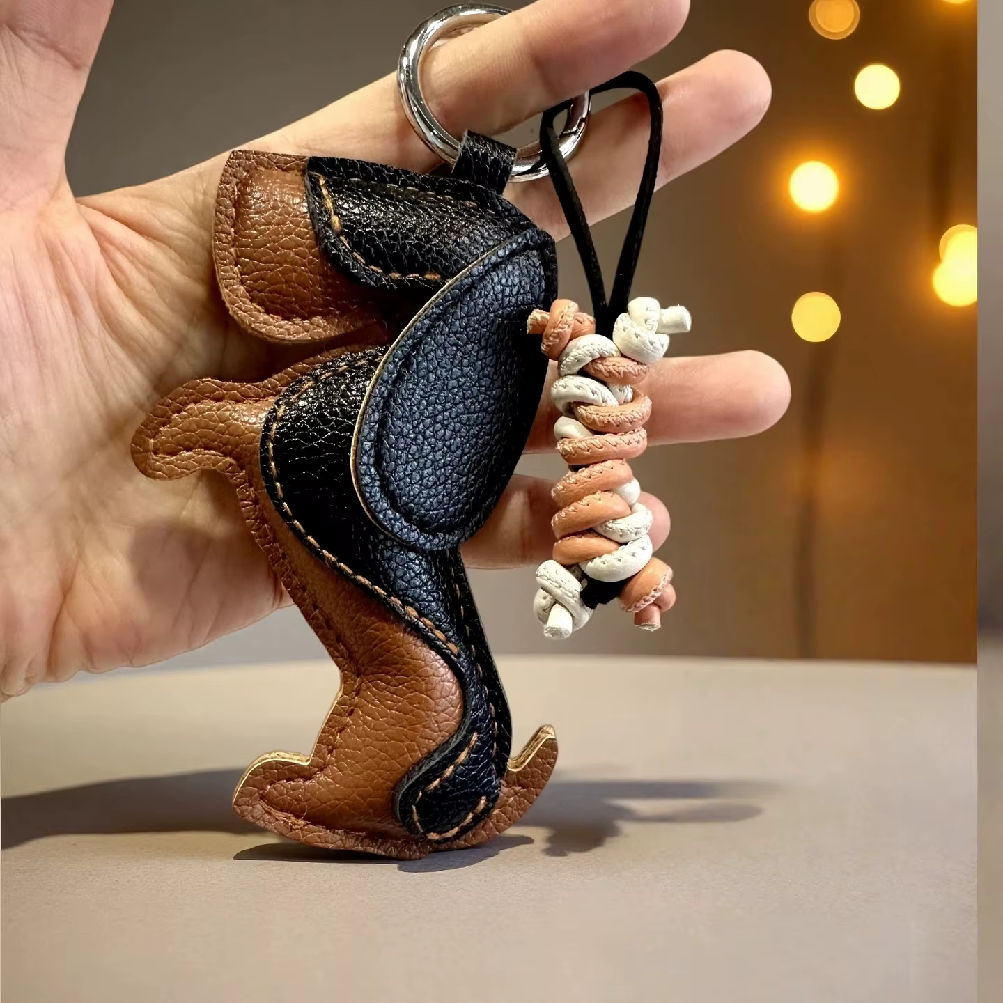Ensemble de porte-clés et breloques de sac en cuir PU motif chiot mignon - Pendentif chien / Accessoire en cuir tressé en forme d'os, Ornement tendance pour sac à main