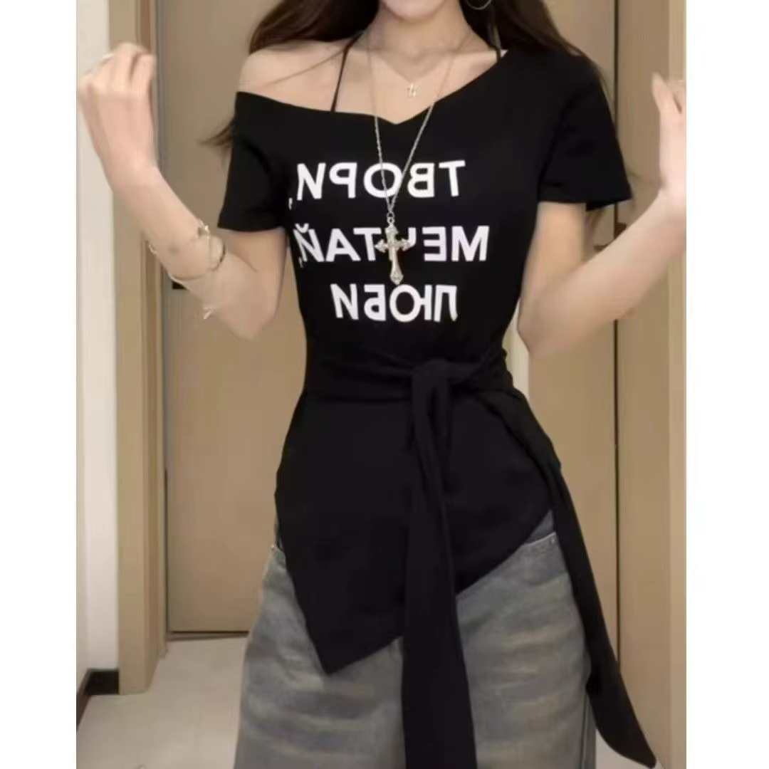 Sangle taille étreinte mince 2025 hauts pour l'été nouvelle lettre T-shirt épaules dénudées pull à manches courtes