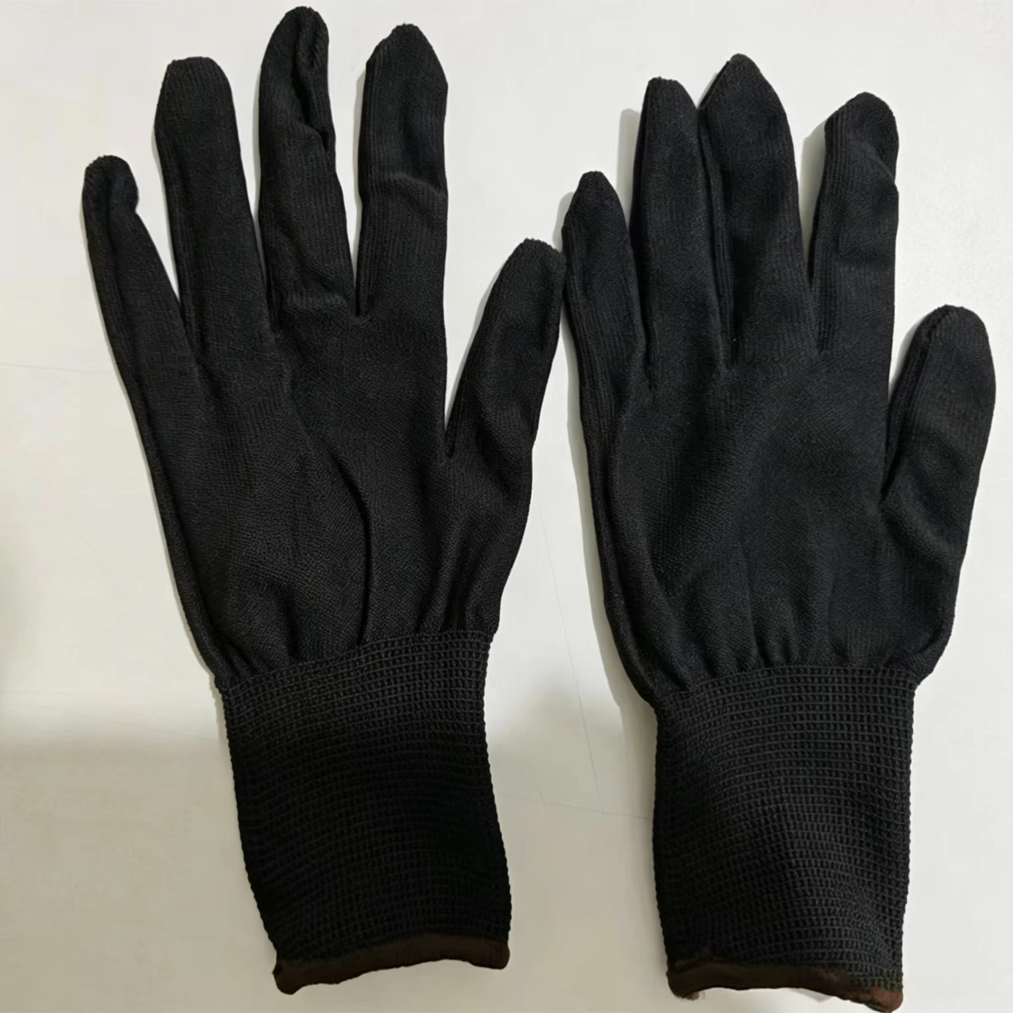 Kit d'accessoires de cosplay d'Halloween pour adultes : bonnet tricoté jaune, lunettes à monture ronde, bretelles bleues, gants noirs, boutons décoratifs pour fête