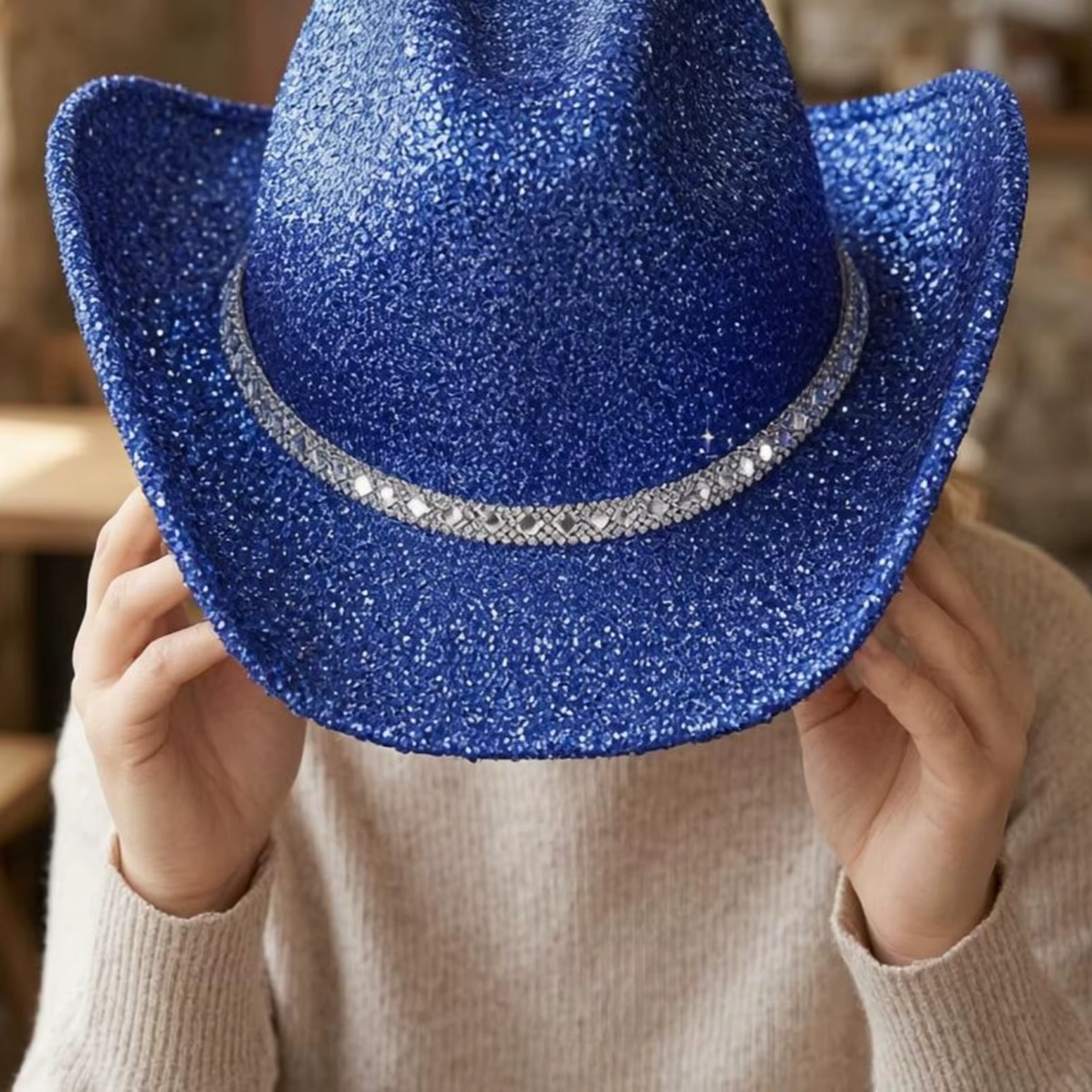 Chapeau de cowboy bleu scintillant en jean, accessoire de tête à couronne haute avec bande décorative