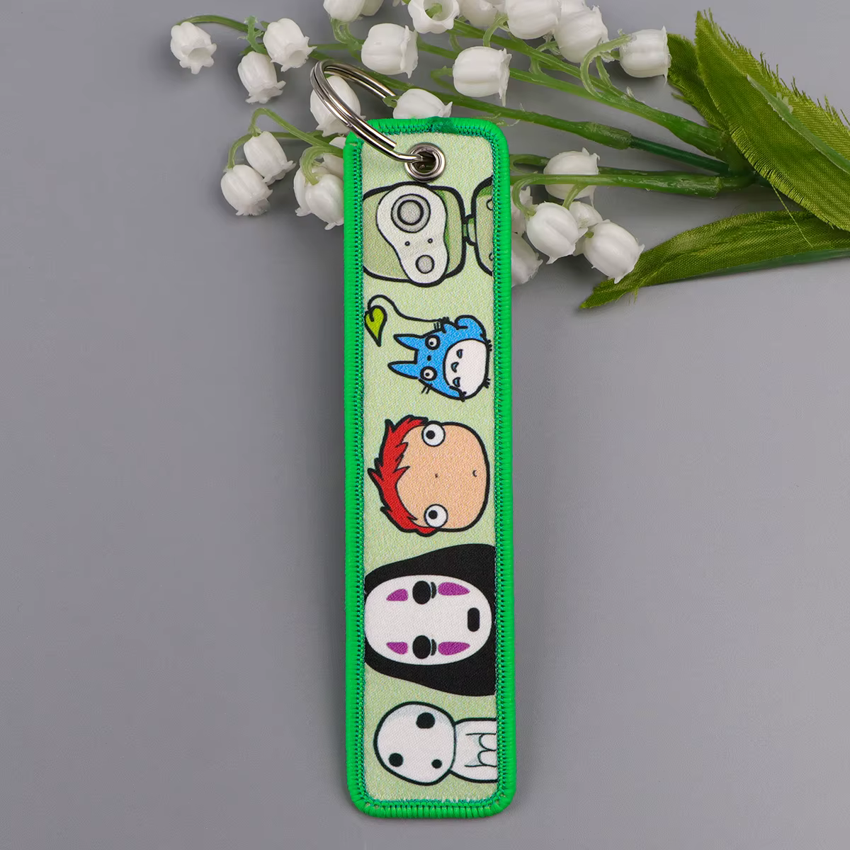 Porte-clés brodés Manga, breloques et étiquettes mignonnes de dessins animés pour sacs et voitures, cadeaux de collection pour les fans d'anime, accessoires