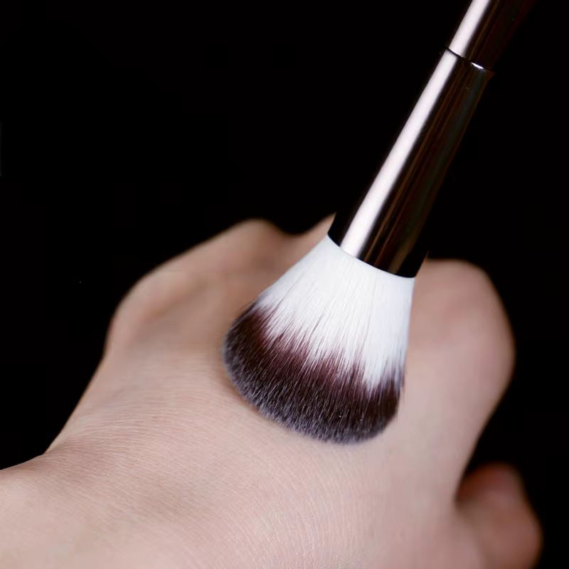 Pinceau de maquillage, pinceau à poudre, pinceau à blush, pinceau à poudre libre, manche métallique professionnel exquis, design à double tête, avec boîte