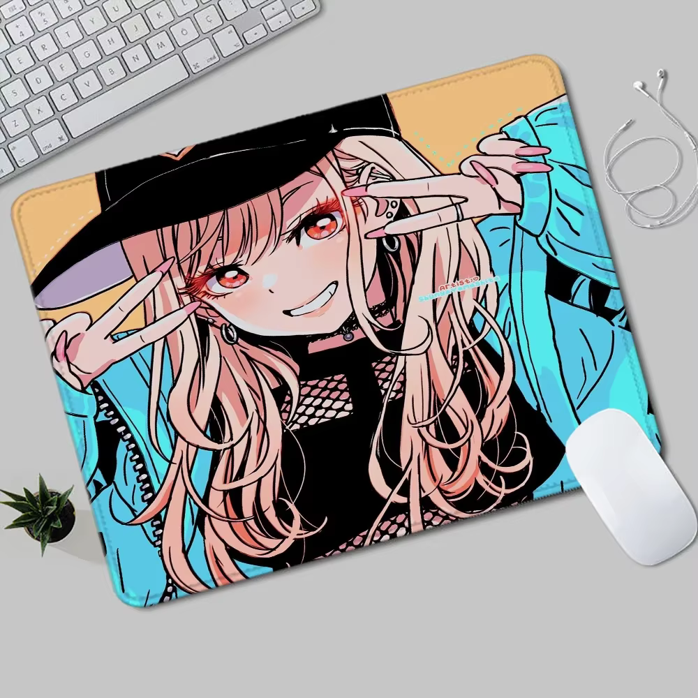 Petit tapis de souris Anime mignon pour ordinateur, Kitagawa Marin, accessoires de bureau, tapis de bureau, tapis de jeu