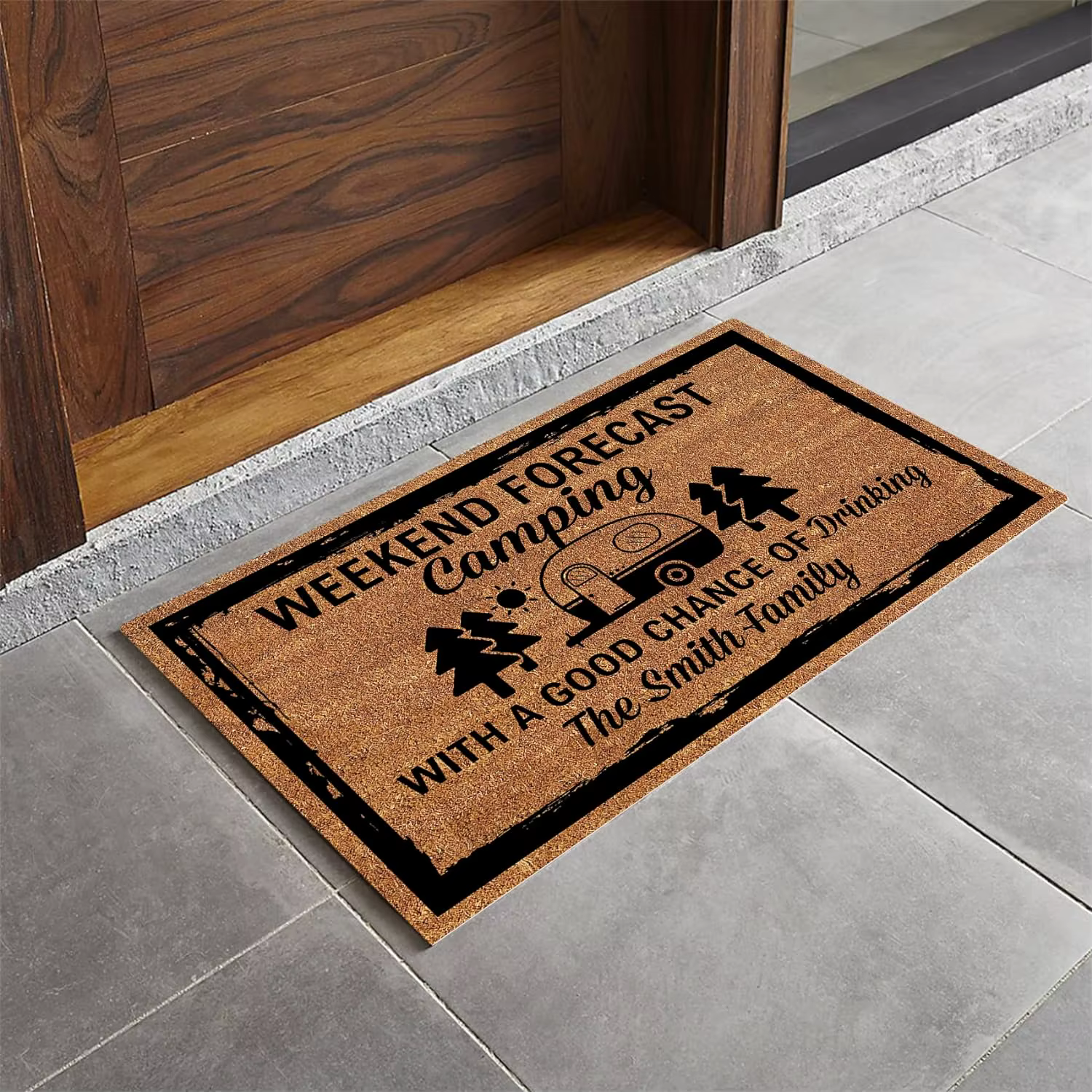 Tapis de porte de camping-car personnalisé avec nom de famille, "prévisions de week-end, Camping avec une bonne chance de boire", paillasson en caoutchouc avec citation