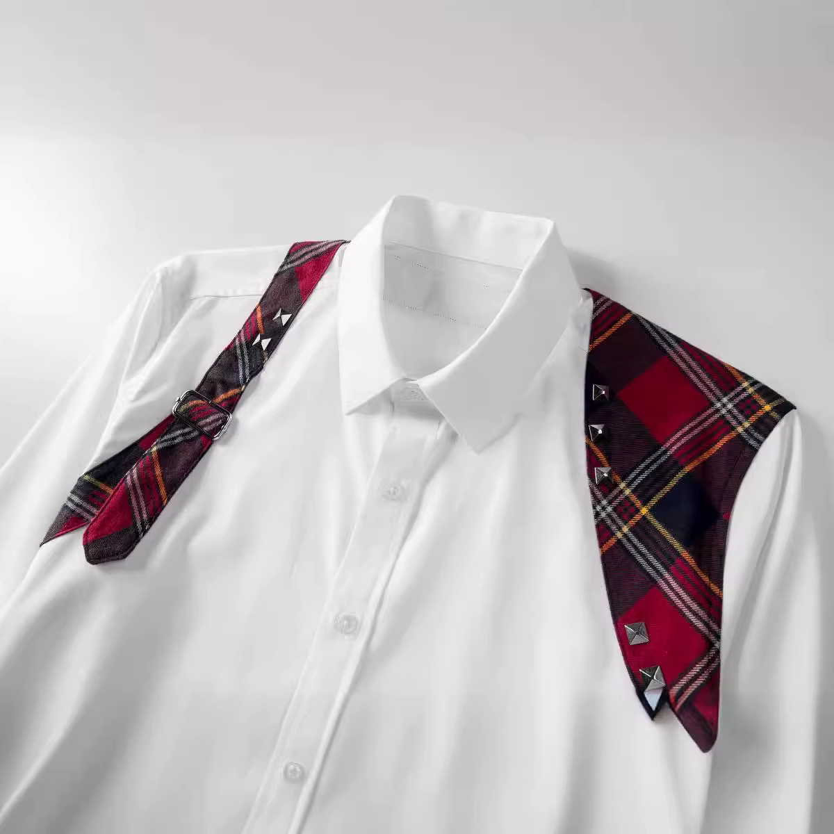 Chemise à manches longues pour hommes, bretelles d'épaule, épissure à carreaux, décoration à rivets, chemise d'affaires décontractée, fête sociale, Streetwear, offre spéciale