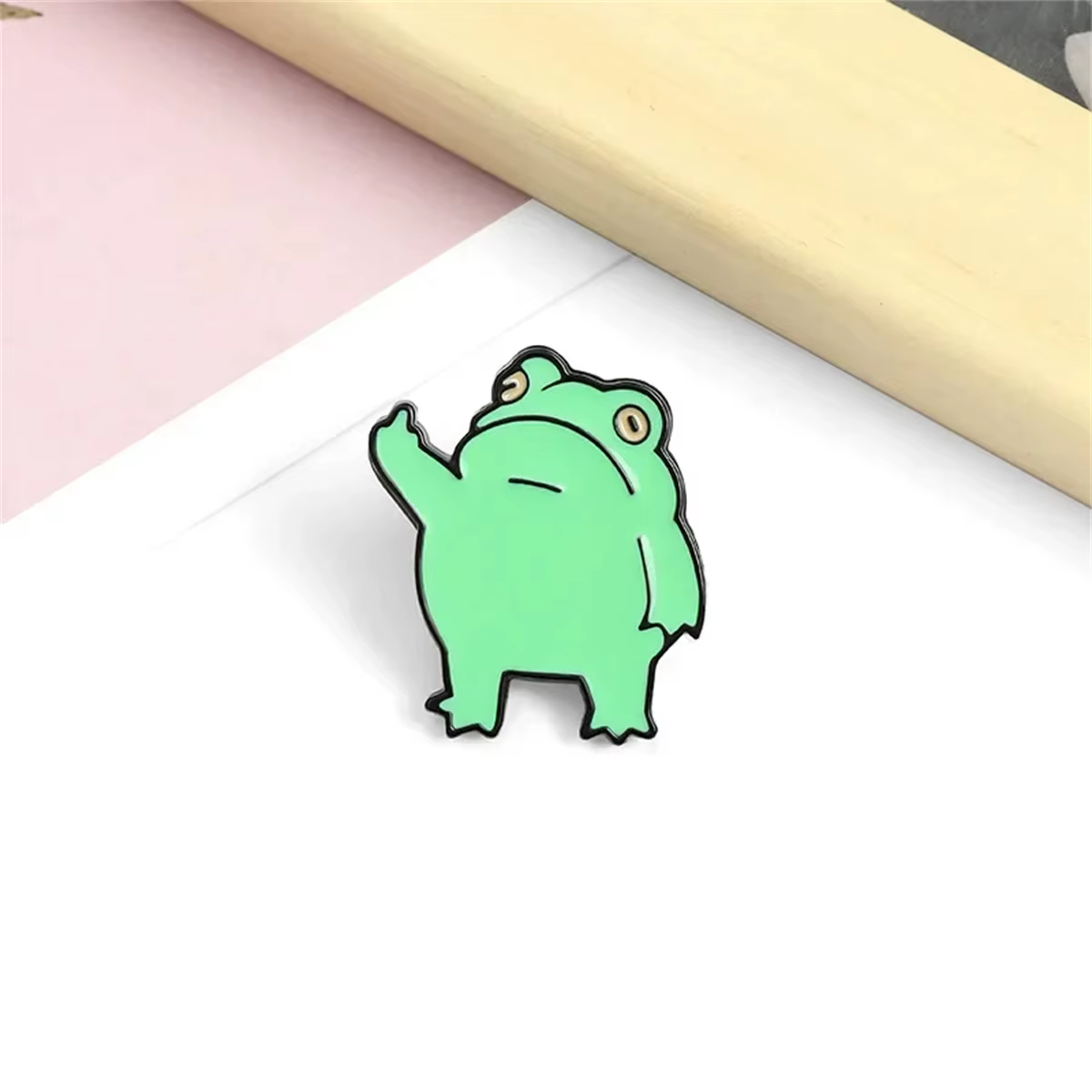 Broche en alliage de grenouille verticale
