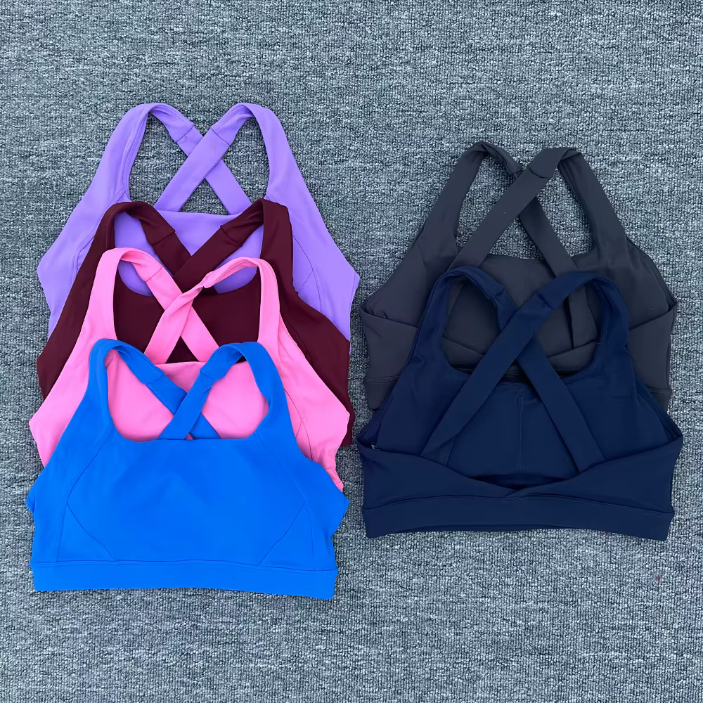 Femmes sport soutien-gorge croix haut