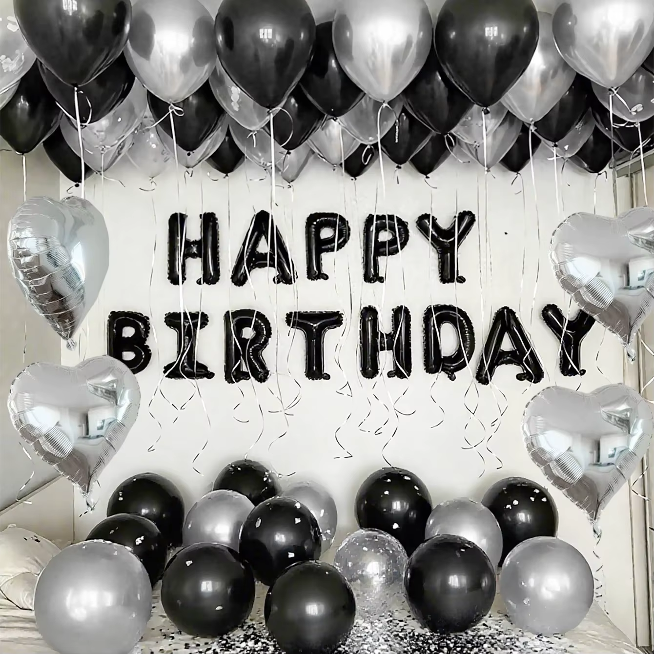 Ensemble de ballons joyeux anniversaire argentés et noirs, adaptés à la décoration de fête d'anniversaire et aux accessoires photo