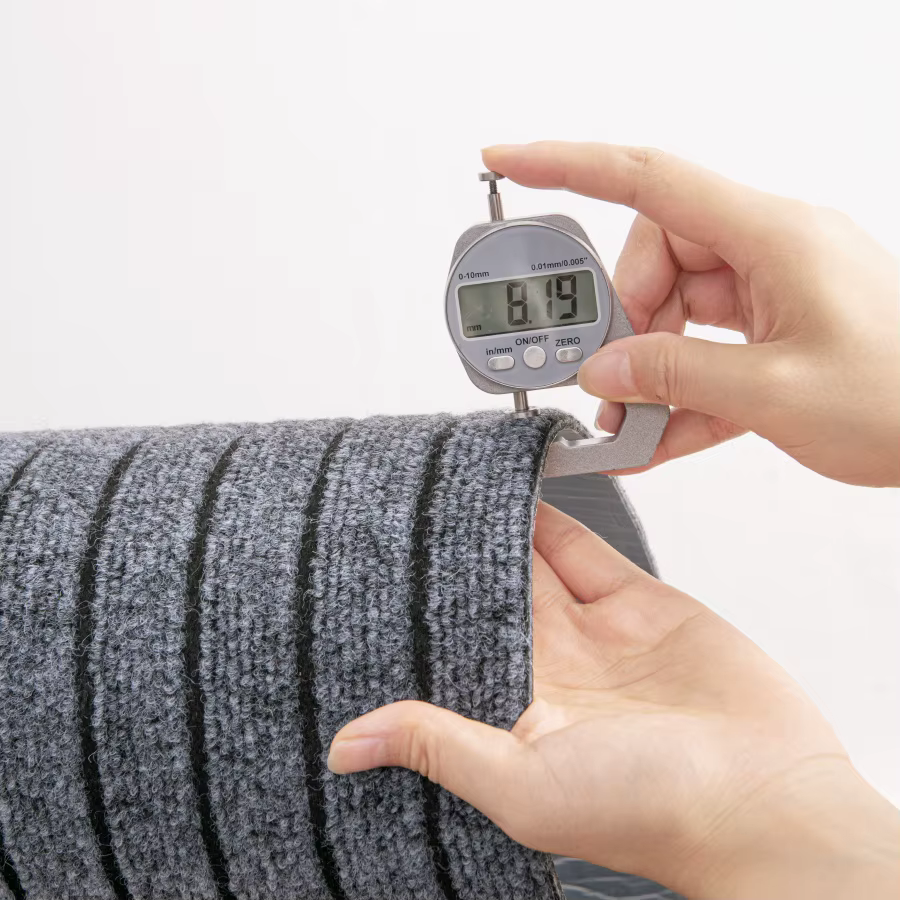 1 rouleau de carrelage pour tapis