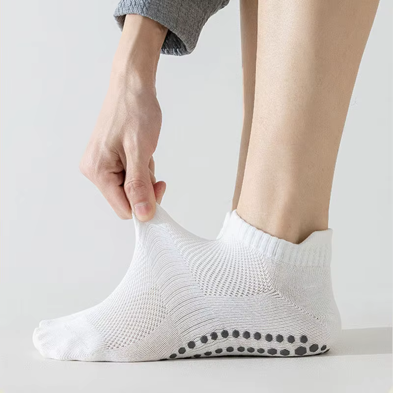 Chaussettes de Yoga hommes coton mince Silicone poignée antidérapante Pilates chaussette à cheville basse