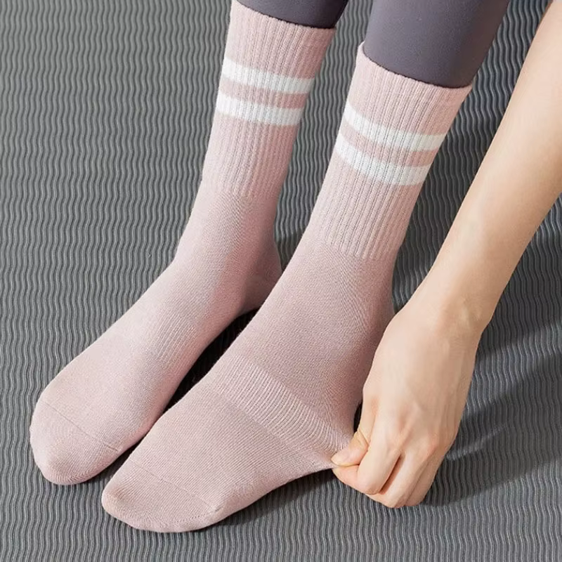 Chaussettes de Pilates antidérapantes pour femmes avec grip