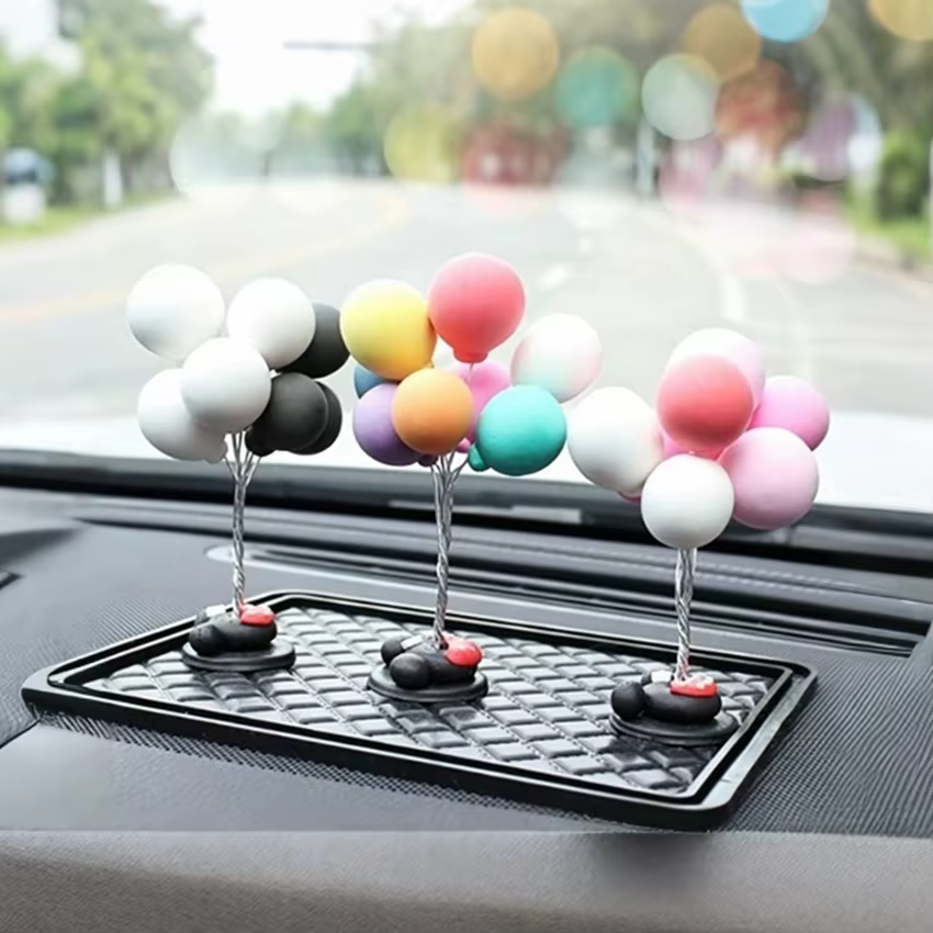 Ballons décoratifs multicolores pour voiture, ornements créatifs pour tableau de bord, accessoires charmants pour l'intérieur de la voiture