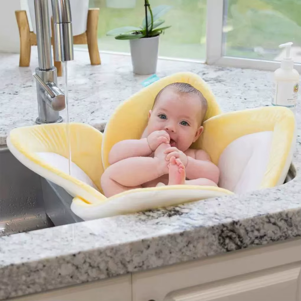 Siège de bain pour bébé Lotus en fleurs, confort de bain pour bébé, tapis de baignoire pour évier, coussin pas facilement déformable, siège à fleurs sûr