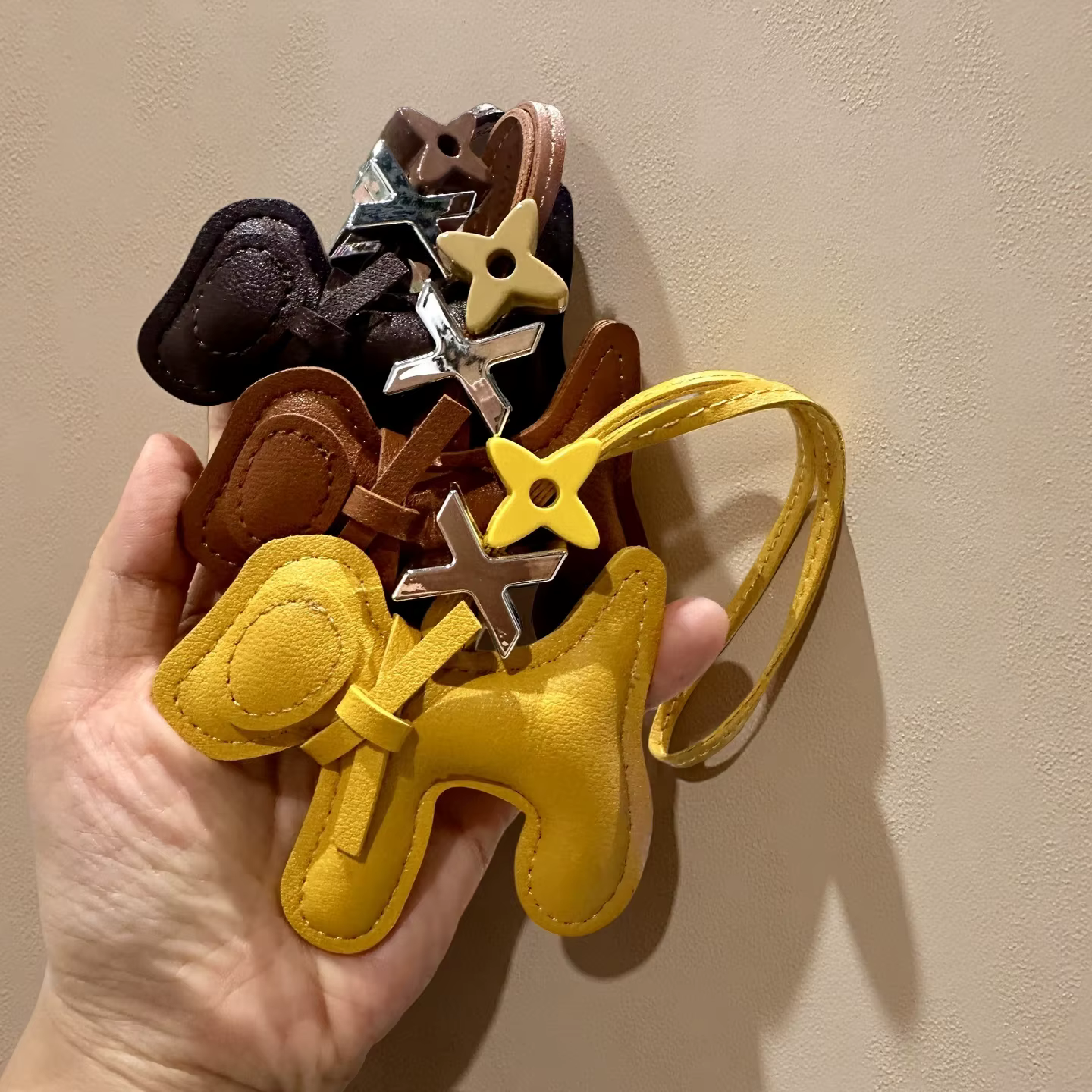 Mignon porte-clés en cuir PU pour sac – Pendentif chiot pour sac – Accessoire animalier – Cadeau pour les amoureux des chiens/amis/famille – Boho/Y2K/Streetwear