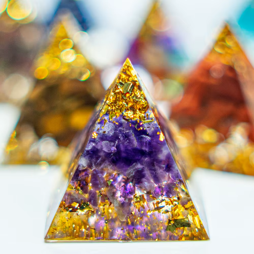 Pyramide de guérison Reiki 7 chakras